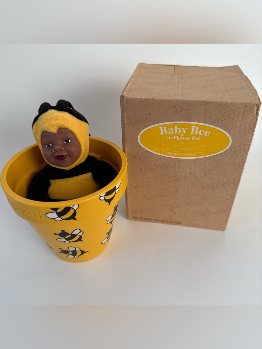 Anne Geddes 1999 “Down In The Garden” Plush Baby Bee In Flower Pot